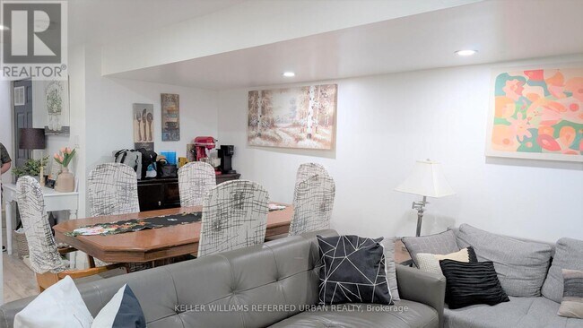 Photo du bâtiment - 6532 Kuhn Crescent