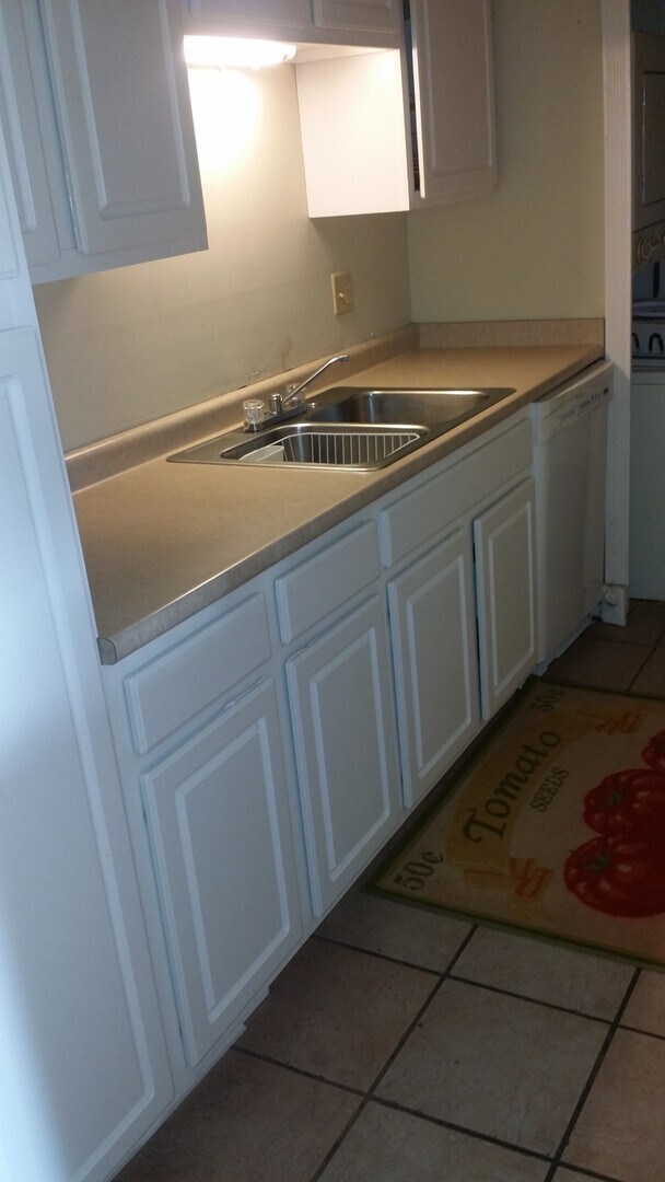 Building Photo - 1600 CEDARWOOD DRIVE UNIT #324