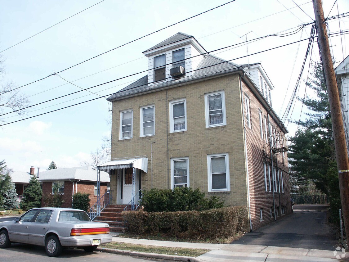 546 E Blancke St, Linden, NJ 07036 Apartments in Linden, NJ