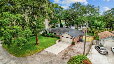 Building Photo - 1734 Hammock Cir W