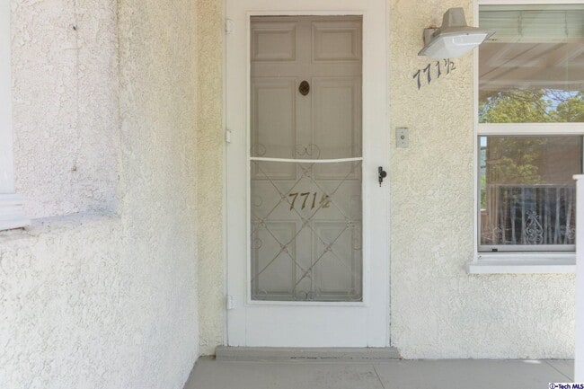 Building Photo - 771 E Doran St