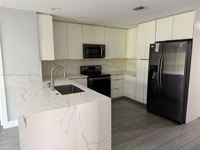 Building Photo - 8484 NW 23rd Mnr