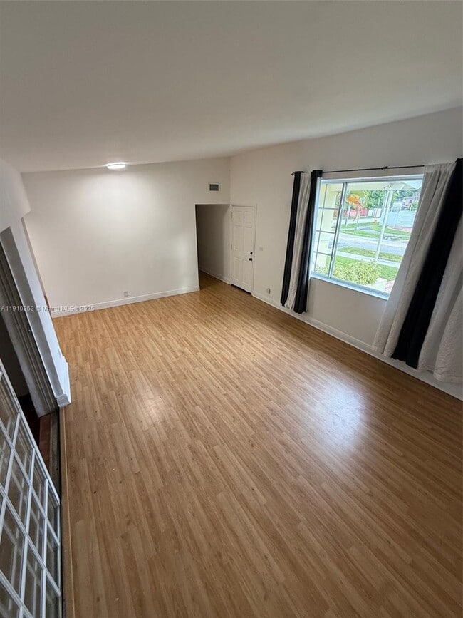 Foto del edificio - 8401 SW 33rd Terrace