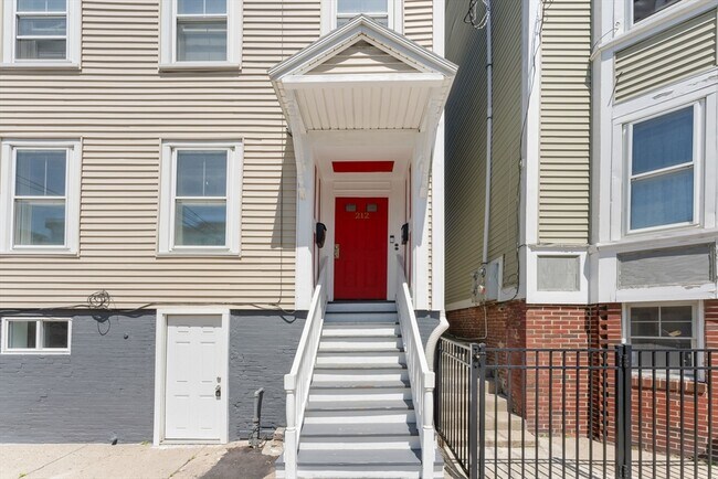 Building Photo - 212 Princeton St