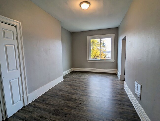 Building Photo - vin4031