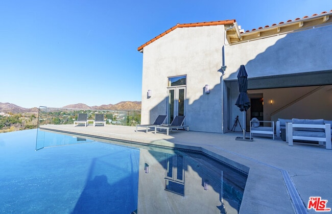 Building Photo - 29282 Circle Dr