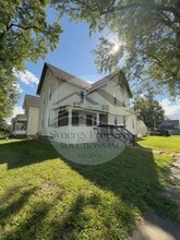 Building Photo - 324 N Henry St