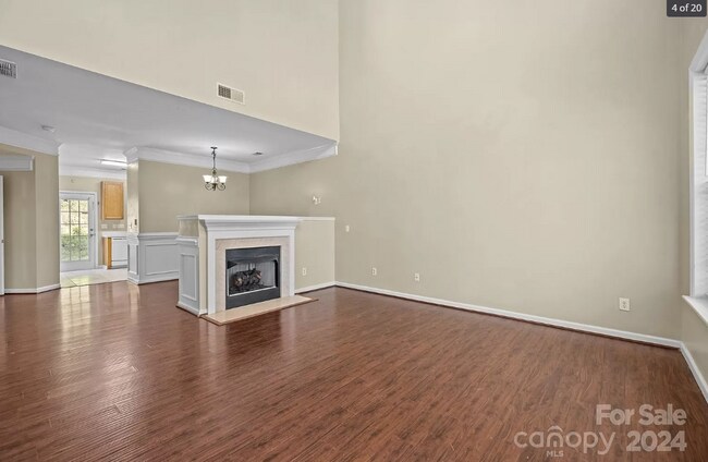 Building Photo - 7607 Abigail Glen Dr