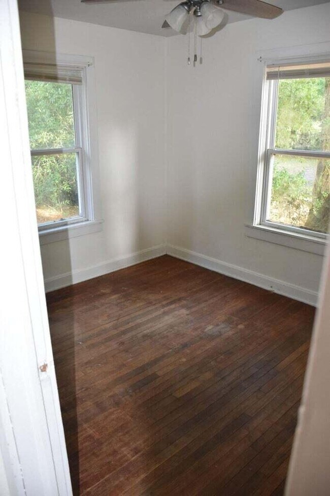 Foto del edificio - 326 Dixie St