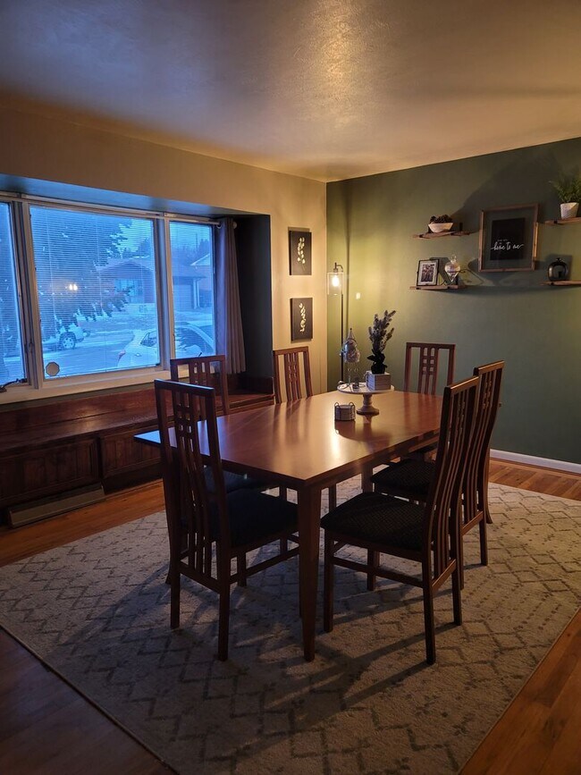 Foto del edificio - 6117 Shannon Ave