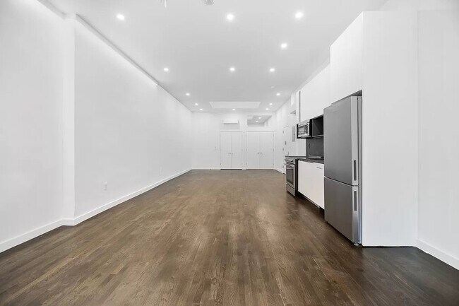Building Photo - 30 East 14th Street