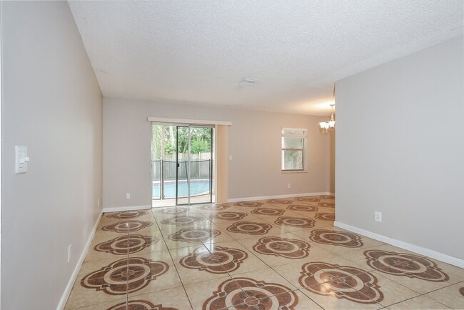 Building Photo - 1162 Fernlea Dr
