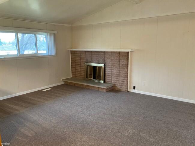 Building Photo - 3 br, 2 bath House - 4138 Dickson Dr