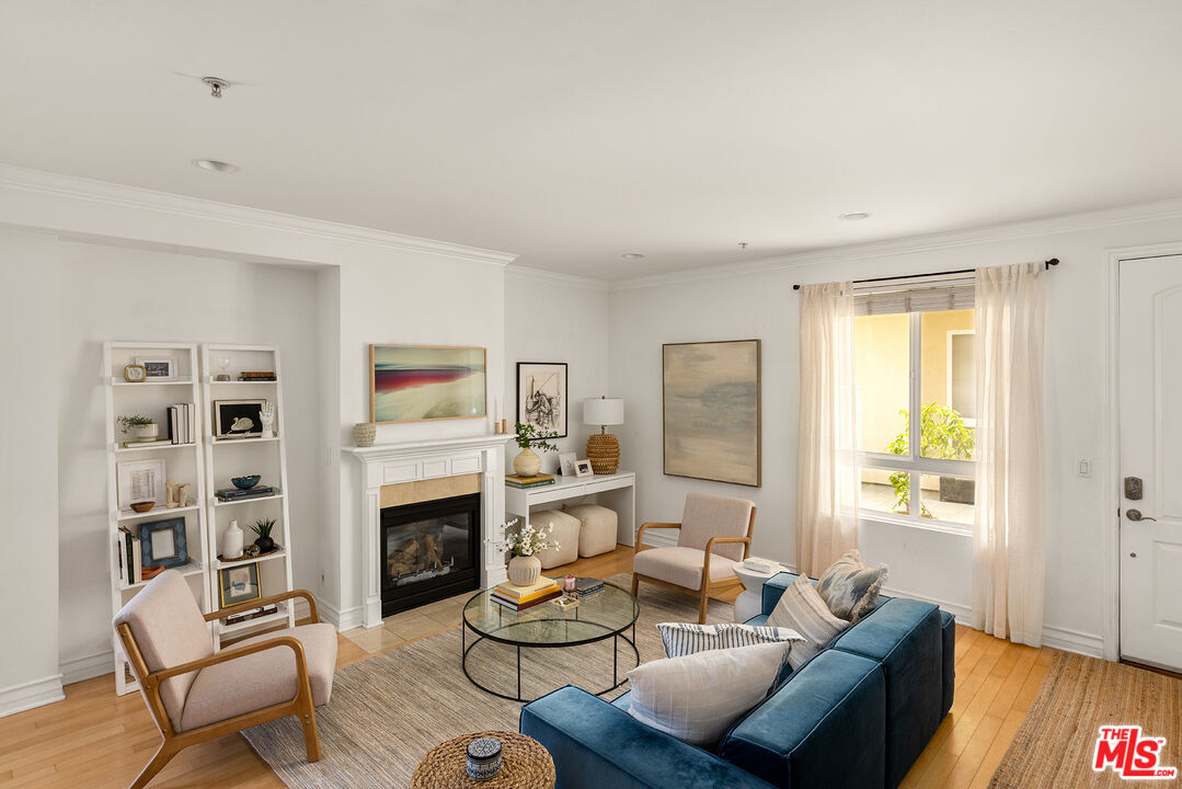 Primary Photo - 11428 National Blvd