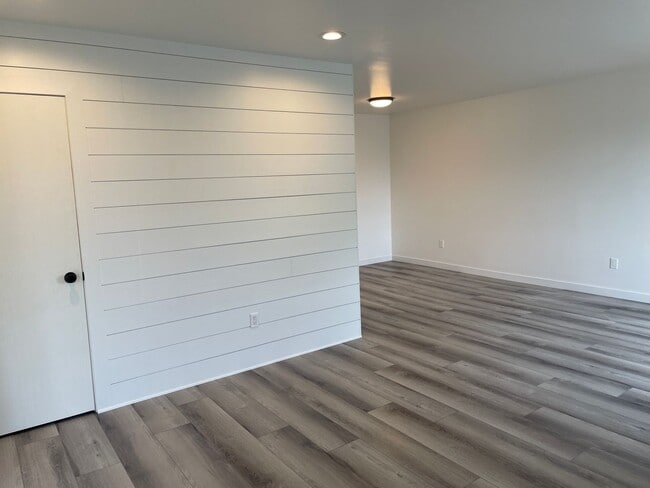 Foto del edificio - 1206 W Columbia Ave