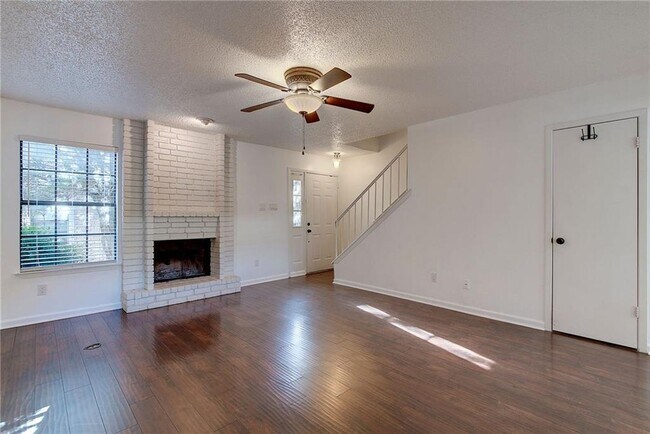 Building Photo - 8400 Jamestown Dr