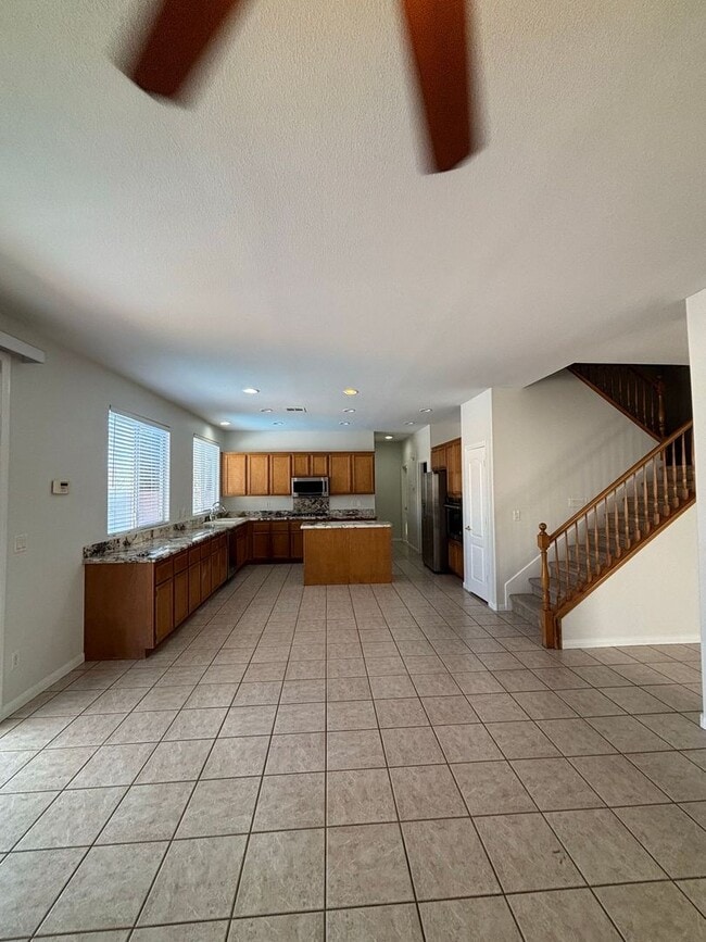 Building Photo - 2722 La Porte Ct