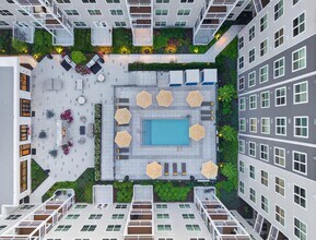 Building Photo - Alexan Waltham