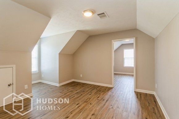 Foto del edificio - SELF TOUR NOW! - 681 Holland Ridge Dr, La ...