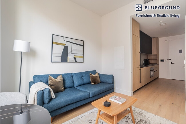 Building Photo - 312 W 43rd St