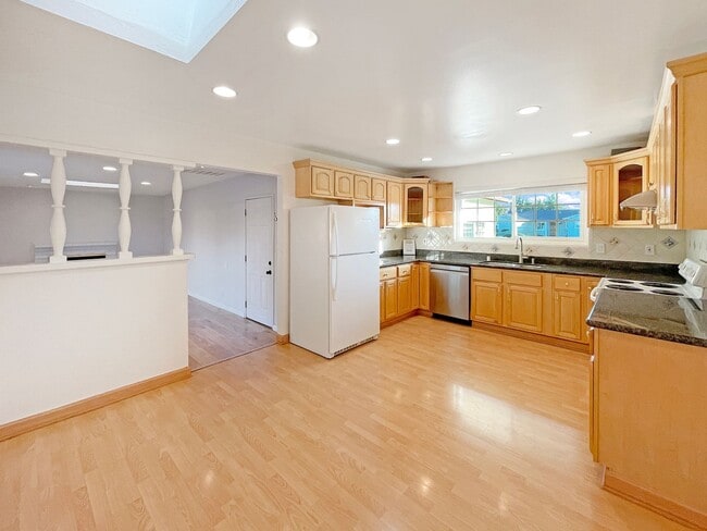 Building Photo - Charming 3-Bedroom Single-Family Home in Prime Cupertino Location