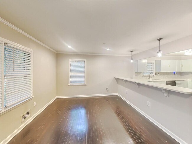 Building Photo - 2722 Hayden Dr