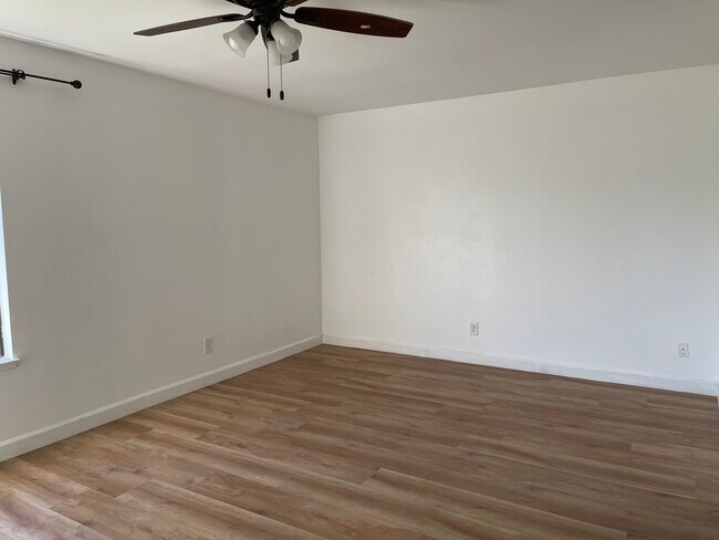 Foto del edificio - 16026 Timberhill Ln