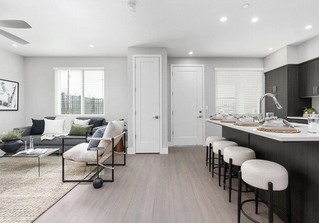 Building Photo - The Palms Luxury Apartments