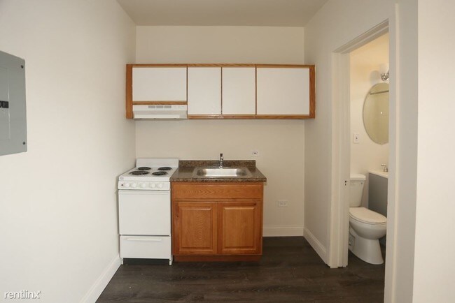Foto del edificio - 3957 W Irving Park Rd