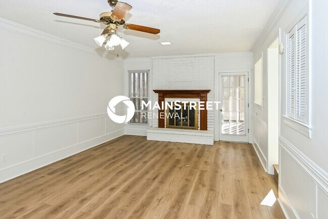 Foto del edificio - 4 Bedroom Pet-Friendly Home in COLLIERVILLE, TN with Main Street Renewal