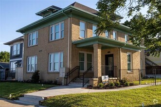 Building Photo - 715 S Jennings Ave
