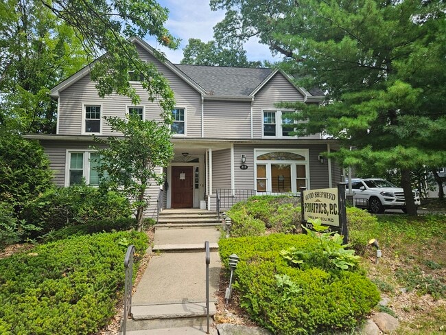 Frontview - 211 Irvington Ave