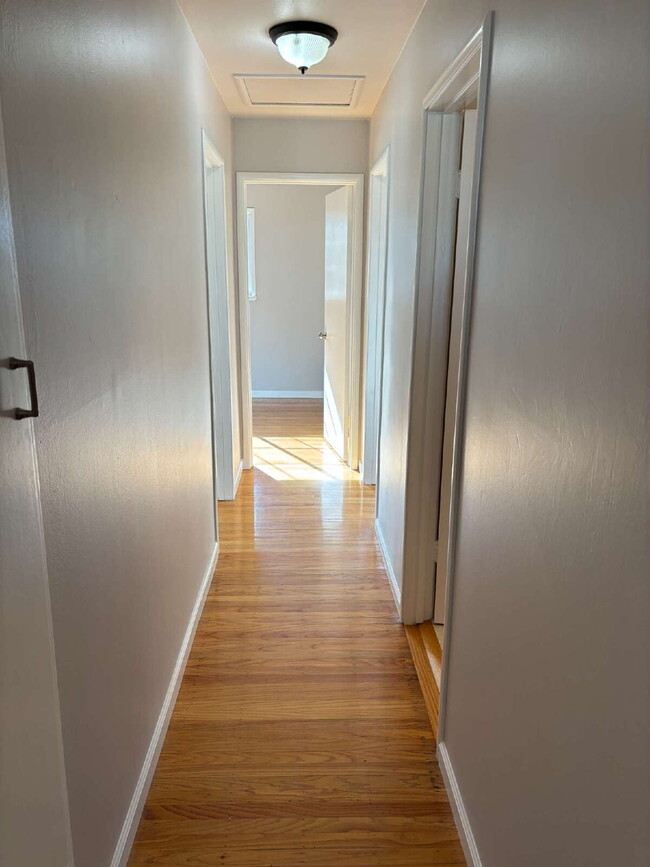 Foto del edificio - Charming Concord Retreat: 3-Bedroom Gem wi...