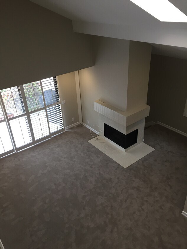 2240 Martinique Ln Unit 2240, Oxnard, CA 93035 Condo for Rent in