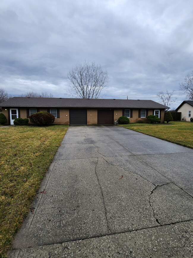 Building Photo - 4120 Acres Dr