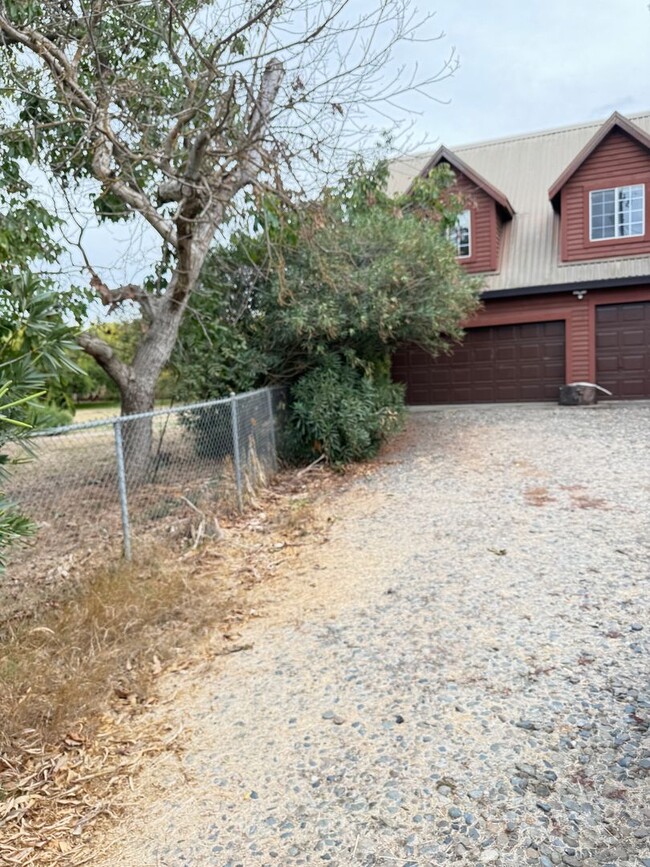 Building Photo - 3 bed /2 ba country house -S. Yuba City