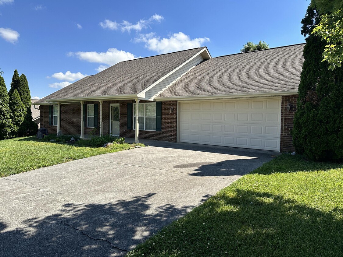 Primary Photo - 1114 Mercer Dr