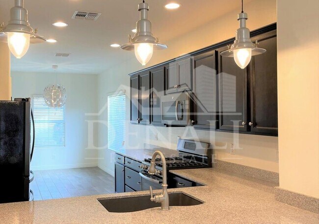 Building Photo - 2723 E Mews Rd