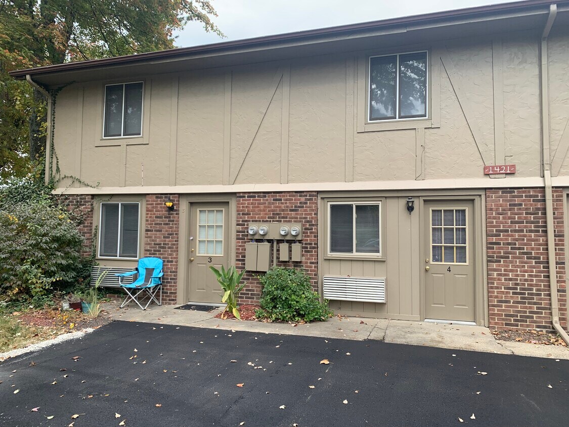 1421 Iroquois Dr Unit 4, Madison, IN 47250 Apartments in Madison, IN