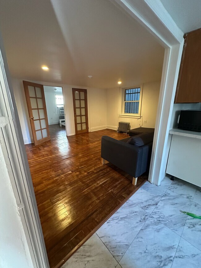 Foto del edificio - 587 Lorimer St