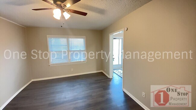 Foto del edificio - 5714 NE 49th St
