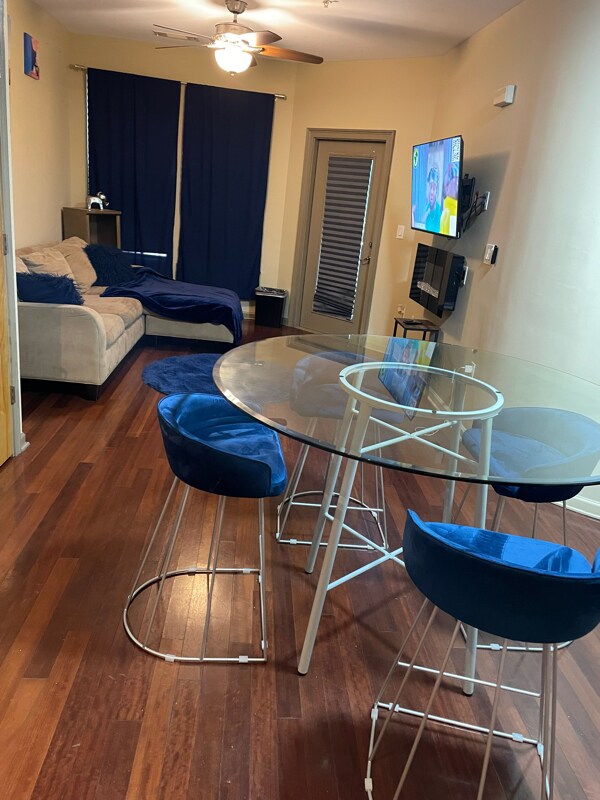 Foto del edificio - 898 Oak St SW