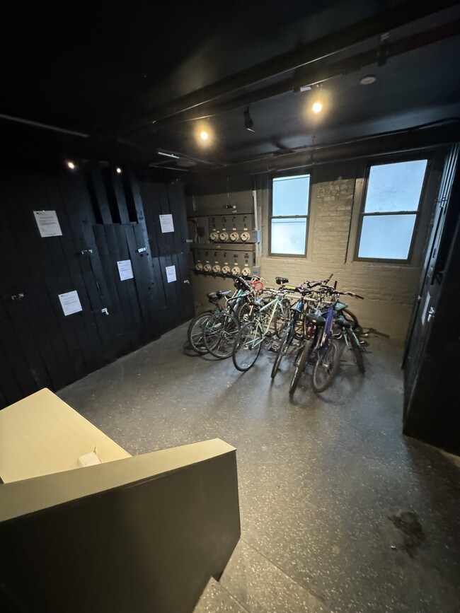 bike room - 2959 N Damen Ave