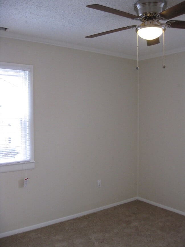 Building Photo - 3 BR single family in Hampton