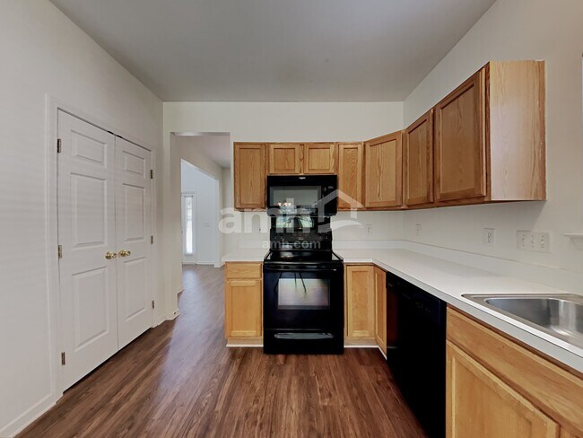 Foto del edificio - 12803 Winget Rd