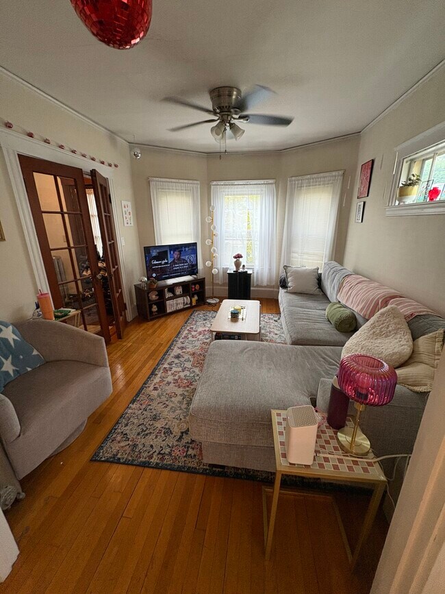 Foto del edificio - 34 Sunset Rd