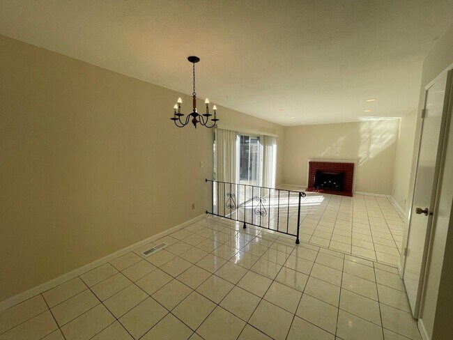 Building Photo - $3,590 - Charming 3-Bedroom Home in Quiet ...