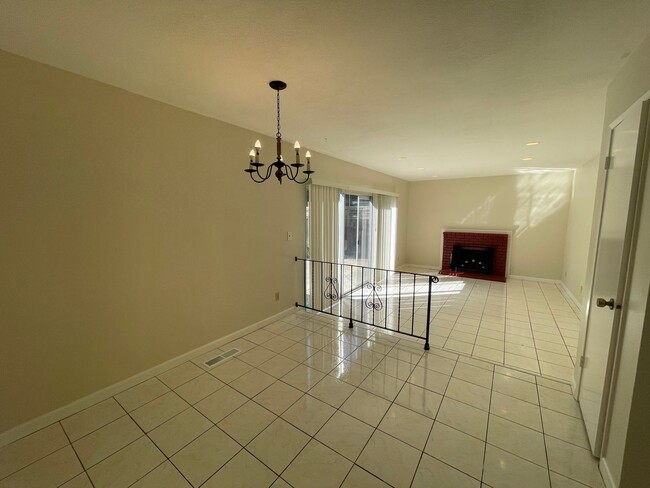 Foto del edificio - $3,590 - Charming 3-Bedroom Home in Quiet ...