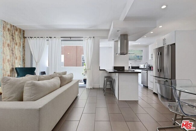 Foto del edificio - 7250 Franklin Ave