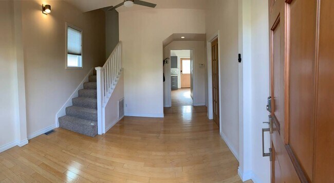 Living Area - 917 23rd Ave